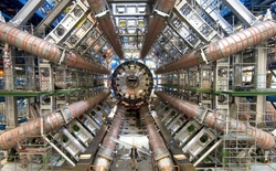 Chuyên gia cho "chuột sắt" canh gác cỗ máy vật lý lớn nhất thế giới: Họ đang toan tính điều gì?