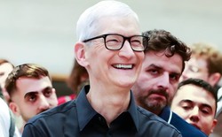 Tim Cook phủ nhận tin đồn rời ghế CEO Apple, khẳng định tiếp tục gắn bó trong nhiều năm tới