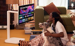 LG ra mắt Smart Monitor Swing tại Việt Nam giá gần 30 triệu: Màn hình cảm ứng, chân đế di động kéo đi khắp nhà