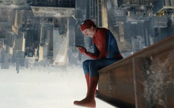 Người Nhện bỏ iPhone, Sony, đổi sang Galaxy Z Flip trong phần phim mới, nhưng cách dùng khiến fan thấy "cấn"