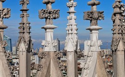 Lộ ảnh chụp từ OnePlus 15T: Camera tiềm vọng 50MP 3.5x, có thể khai tử góc siêu rộng?