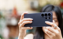 Cùng Galaxy S26 Ultra ngắm Thủ Đô mùa 'đỏng đảnh':  Ghé chợ sớm Long Biên, thăm dàn hoa giấy khu tập thể để thấy hóa ra Hà Nội vẫn 'tình' đến vậy