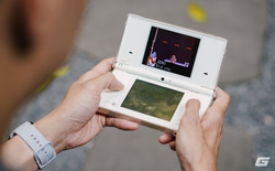 Góc hoài niệm với Nintendo DSi: Chiếc máy chơi game đi trước thời đại với 2 màn hình và bút cảm ứng