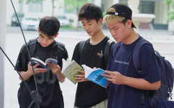 Sinh viên ngành Xuất bản tổ chức hội sách với chủ đề "ngưỡng chuyển mình" - họ đang nói về điều gì?