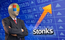 Microsoft làm điều tệ nhất ngay thời điểm xấu nhất, đứng nhìn Apple dùng... rác để định đoạt cuộc chơi