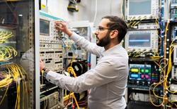 Cáp quang đạt kỷ lục tốc độ mới, cho phép phát trực tuyến 50 triệu bộ phim cùng lúc