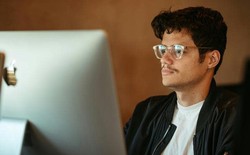 Người trẻ Châu Âu đang "yêu" một thuật toán: Sự trỗi dậy của đế chế hỗ trợ cảm xúc ChatGPT