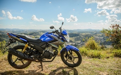 Yamaha YS150 gây chú ý nhờ độ bền và siêu tiết kiệm xăng, gợi nhớ thời hoàng kim của Yamaha FZ-S tại Việt Nam