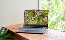 Cận cảnh Lenovo Yoga 7i 2-in-1 Gen 11: Tích hợp Intel Core Ultra thế hệ 3, 32GB RAM, đa dụng mạnh mẽ nhưng vẫn có điểm cần lưu ý