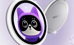 OPPO hé lộ phụ kiện lạ: Màn hình selfie tròn xoe gắn lưng điện thoại, kết nối không dây, gắn lên vòng cổ, túi xách cũng được
