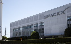SpaceX muốn tự xây nhà máy chip 119 tỷ USD vì không mua đủ ở đâu