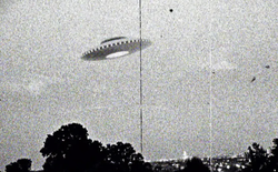 Xôn xao hồ sơ mật UFO của Mỹ: Những vụ chạm trán "nổi da gà"