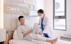 Người đàn ông 37 tuổi xương giòn, yếu như ông cụ 80