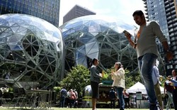 Cú sốc của 30.000 nhân sự Amazon: Bị sa thải qua tin nhắn, 10 năm cống hiến vỡ vụn chỉ sau 1 đêm