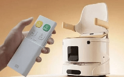"Robot bồn cầu" giá hơn 100 triệu đồng gây bất ngờ tại triển lãm công nghệ, chỉ cần gọi một tiếng là tự chạy đến tận giường người dùng.