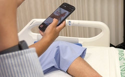 Công ty y tế tại Singapore biến iPhone thành công cụ chăm sóc và theo dõi vết thương: “Chúng ta ai cũng có sẵn một chiếc điện thoại đủ tiêu chuẩn”