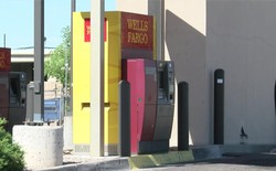 Phát hiện túi bọc chứa hơn 5,3 tỷ đồng tiền mặt bị bỏ lại cạnh cây ATM