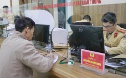 Người đi xe máy, ô tô cảnh giác với tin nhắn giả mạo liên quan giao thông