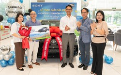 Khách hàng trúng giải ô tô 1,2 tỷ nhờ chương trình khuyến mại của Sony