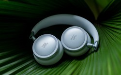 Dùng thử JBL Live 680NC: Bass mạnh, chống ồn tốt, pin 80 giờ, ngoại hình rất hợp gu giới trẻ