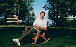Mark Zuckerberg lên NYTimes nói về phong cách thời trang của mình: "Dậy thì muộn" ở tuổi 40 với núi tiền