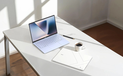 Acer ra mắt laptop nặng chỉ 799 gram
