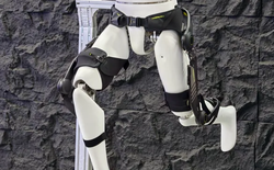 Khung xương robot bước ra đường phố, người dùng sắp có thêm một “đôi chân trợ lực”