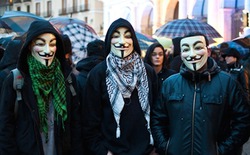 [Video] Anonymous, nhóm hacker phản công IS là ai?