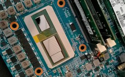 Lộ thông tin CPU Intel Core i7-8709G với nhân đồ họa AMD Vega M