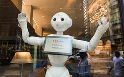 Gặp gỡ Pepper - nhân viên Robot đầu tiên tại một ngân hàng của Mỹ