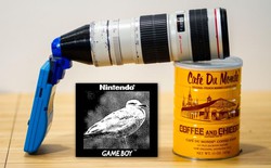 Bạn có biết: GameBoy Camera từ 2 thập kỷ trước khi gắn lens khủng của Canon vào có thể chụp được cả ảnh Mặt Trăng và xoá phông cơ đấy