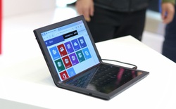 Đây là Lenovo ThinkPad X1 – laptop màn hình gập đầu tiên trên thế giới, dùng màn hình của BOE