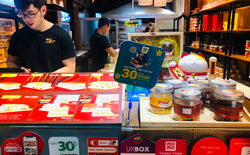 Đằng sau những khuyến mại giảm giá 30%, hoàn tiền 10% của các ví điện tử như Momo, Moca, VNPay...: Cuộc chiến đốt tiền 'khô máu' chưa biết khi nào và ai là người chiến thắng!