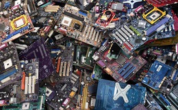 Đãi vàng từ rác điện tử biến thành trào lưu trên mạng xã hội