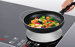 Phụ kiện thông minh này sẽ giúp bếp từ “cân” được mọi loại nồi chảo, giá chỉ từ 299K