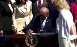 Tổng thống Biden chính thức ký thông qua Đạo luật "Khoa học và Chip" nhằm cạnh tranh với Trung Quốc