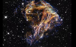 NASA: "Pháo hoa" rực sáng giữa vật thể đang lao vào dải Ngân Hà