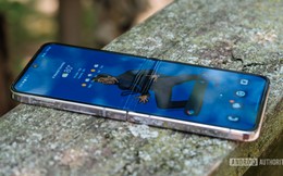 Galaxy Z Flip 6: Bước đột phá về độ bền màn hình gập