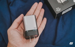 Xiaomi có củ sạc 120W nhỏ gọn, bé tí tẹo tèo teo, lọt thỏm lòng bàn tay như này đây