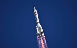 Rác vũ trụ va vào tàu Thần Châu 20 khiến phi hành gia Trung Quốc mắc kẹt, báo động nguy cơ từ quỹ đạo ngày càng hỗn loạn