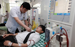 Chàng trai độc thân 24 tuổi ngỡ ngàng phát hiện thận “gần như hỏng”, bác sĩ thở dài: “Nhiều nam giới có 2 thói quen giống cậu”