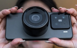 Nói thật là, lắp lens máy ảnh lên camera điện thoại sẽ không thành xu hướng được đâu