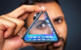 Nói thật là, gọi Galaxy Z Trifold là “máy tính bảng gập 3” hợp lý hơn “điện thoại gập 3” nhiều