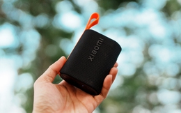 Săn sale loa mini Sound Pocket: Nhìn rất “JBL” nhưng lại là Xiaomi, giá bằng 1 nửa, pin lâu gấp đôi