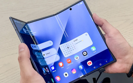 Chịu lỗ cho mỗi chiếc Galaxy Z TriFold bán ra, Samsung đặt cược vào tương lai điện thoại gập ba