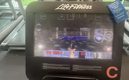 Cài đặt thành công game Doom lên... máy tập phòng gym: Muốn chơi game thì phải đạp