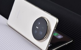 Ảnh thực tế Honor Magic V5: Điện thoại gập mỏng nhất, pin “khủng”, Snapdragon 8 Elite khiến Samsung phải dè chừng