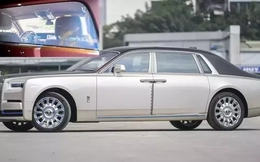 Rolls-Royce Phantom VIII có trang bị vách ngăn đã tìm thấy chủ nhân, giá chỉ 39 tỷ đồng