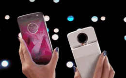 Motorola từng làm điện thoại mỏng hơn iPhone 17 Air, có cả hệ sinh thái phụ kiện gắn lưng từ loa, máy chiếu đến máy ảnh siêu zoom và in ảnh