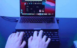 Bàn phím không dây này có màn hình phụ tưởng như Touch Bar bản Pro Max, đèn LED đổi màu, mua sớm giảm nửa giá